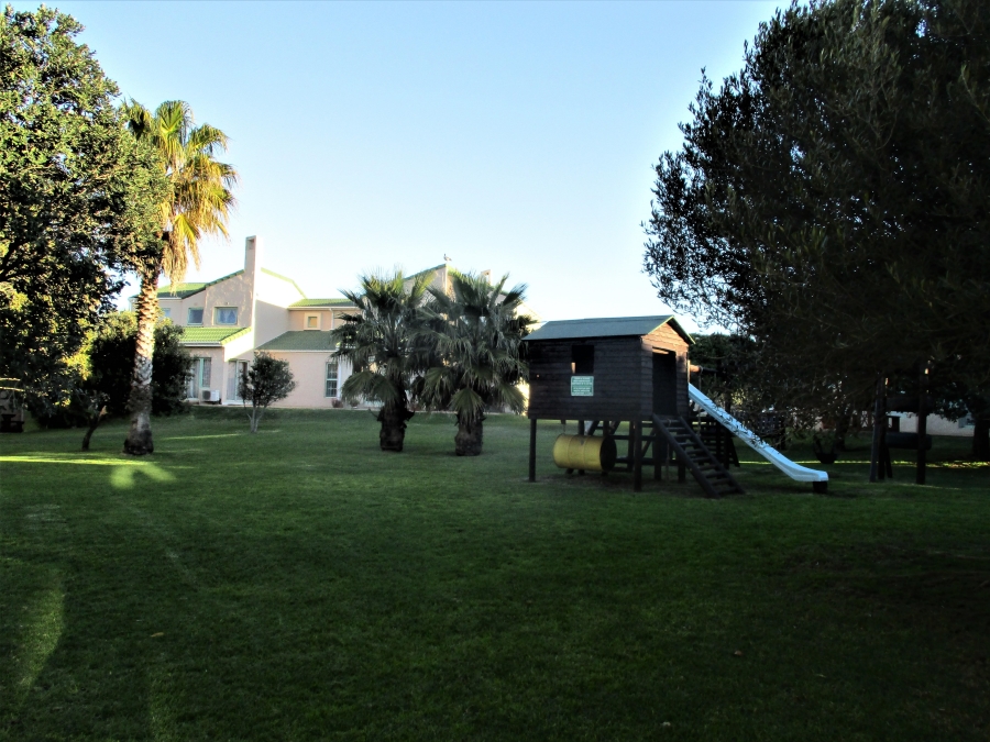 To Let 2 Bedroom Property for Rent in Greenways Golf Estate Western Cape